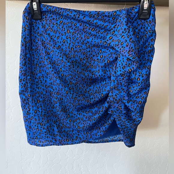 Urban Outfitters| Leopard Mila Printed Ruffle Mini Skirt in Blue, Animal Print!• - Picture 5 of 13